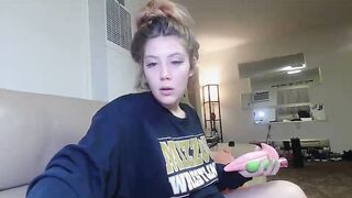 kayleekakesnslim - [Video] toes spank home camera