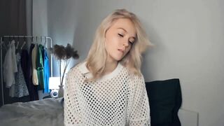 lili_summer - [Video] huge boobs playing braces Nora