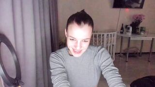 bb_dior - [Video] shaved slim fetish slave