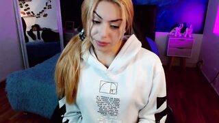 april_dumont - [Video] sister pretty face smile leggings