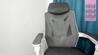 rae_lil_back - [Video] balloons iteractivetoy big pussy lips heels