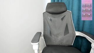 rae_lil_back - [Video] balloons iteractivetoy big pussy lips heels