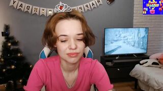 petitbelle - [Video] hidden huge boobs cameltroe strip