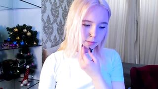 eipril_coy - [Video] playing stocking dirty talk relax