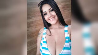 Curvy Latina Girl - Pretty Smile - Big Boobs