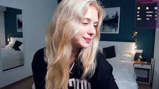 SophieDavise - [Stripchat] dildo-or-vibrator small-tits dildo-or-vibrator-teens small-tits-teens