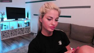 Nia_Blondie_X - [Stripchat] flashing romantic romantic-young striptease