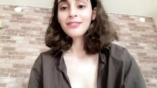 wonderland_stia - [New Chaturbate] queen movie dildo fucking petite