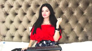 GloriaLane - [New Stripchat] new-white petite-teens romantic-teens striptease