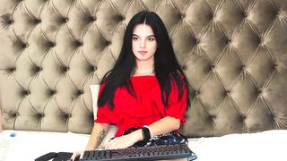 GloriaLane - [New Stripchat] new-white petite-teens romantic-teens striptease