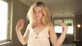 lucydelovely - [New Chaturbate] hot adorable toes smile