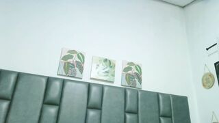 sophiaFoster4u - [Live Stripchat] small-tits-young doggy-style small-audience role-play