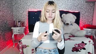 GwenRed - [Live Stripchat] cam2cam big-ass-white camel-toe white