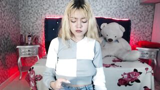 GwenRed - [Live Stripchat] cam2cam big-ass-white camel-toe white