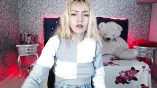 GwenRed - [Live Stripchat] cam2cam big-ass-white camel-toe white
