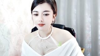 VIWVI - [Live Stripchat] middle-priced-privates hipsters brunettes-milfs asian