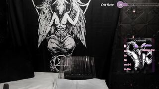 Evil_Queen_666 - [Live Stripchat] smoking camel-toe shaven double-penetration