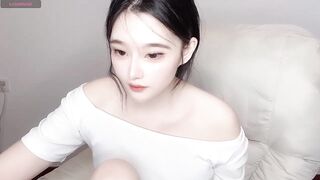ALice--21 - [Live Stripchat] young middle-priced-privates-asian topless-young new-asian