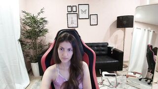 upssnowy - [Live Stripchat] striptease-white hd portuguese flashing