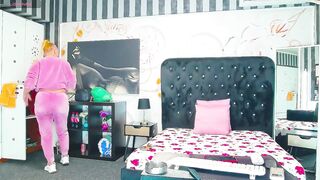 KikiSweet08 - [Live Stripchat] shower cheapest-privates-best big-ass milfs