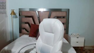 sophia_hadid - [Live Stripchat] striptease-milfs milfs camel-toe erotic-dance