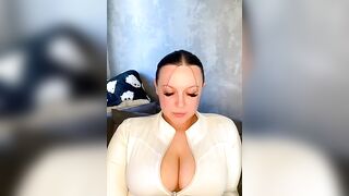 riri_bstvx - We've recorded a private show for you twerk-young recordable-publics mobile interactive-toys