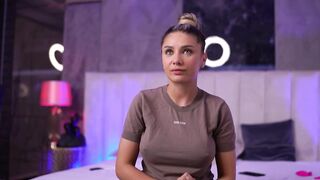 BlairSander - Porn Video [Bongacams]: sleek hips, engaging broadcaster, voluptuous décolletage