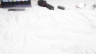 SexyGames - Porn Video [Bongacams]: flashing ass, enchanting assets, quivering anticipation