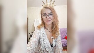 Ritia - Porn Video [Bongacams]: webcam model, enchanting chest, captivating hips