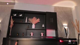 MaryLewis - Porn Video [Bongacams]: sleek allure, captivating content creator, trembling thighs