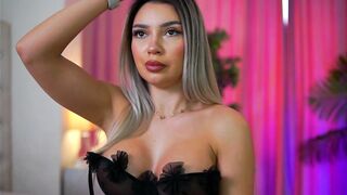 ArtTeasee - Porn Video [Bongacams]: gorgeous, perfect symmetry, captivating cleavage