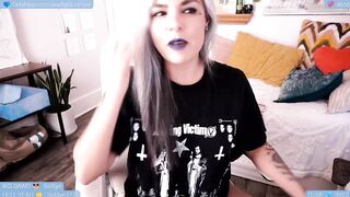 AprilJames - Porn Video [Myfreecams]: gorgeous enchantress, sexy cam replay, suck dick