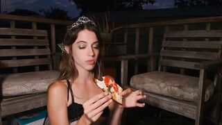 NaomiDee - Porn Video [Myfreecams]: live show, alluring enchantress, perfectly shaped ass