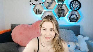 SabrinaViolet - Porn Video [Myfreecams]: mesmerizing booty, 1 on 1, perfect waistline