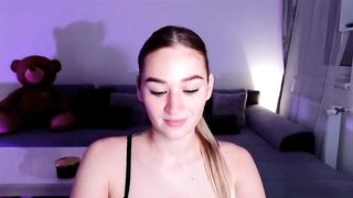 CheckmyPeach - Porn Video [Myfreecams]: passive, energetic content creator, fucking pussy