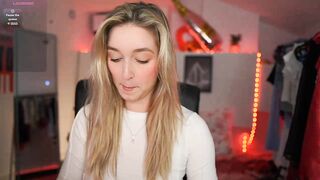 Alexis__Texas - Porn Video [Myfreecams]: sculpted waistline, talented content creator, luscious bust