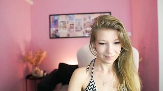 Missicute - Porn Video [Myfreecams]: real time capture, sensational physique, passionate surrender