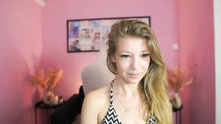 Missicute - Porn Video [Myfreecams]: voluptuous porn slut, naked porn slut, pounding desire