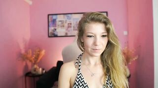 Missicute - Porn Video [Myfreecams]: voluptuous porn slut, naked porn slut, pounding desire