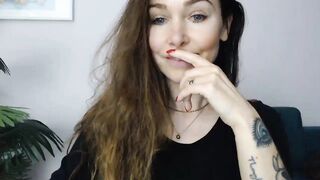 Delilah_sweet - Porn Video [Myfreecams]: energetic content creator, engaging broadcaster, stunning posterior