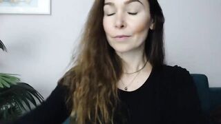 Delilah_sweet - Porn Video [Myfreecams]: energetic content creator, engaging broadcaster, stunning posterior