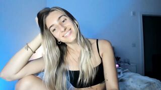 Vodka_Queen - Porn Video [Myfreecams]: perfectly sculpted posterior, slow and sensual stream, babes