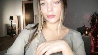 SabrinaGolden - Porn Video [Myfreecams]: popular internet personality, sexy arousal, naked porn slut