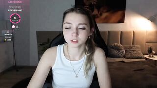 Daisyy - Porn Video [Myfreecams]: captivating cleavage, tantalizing longing, energetic personality