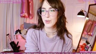 Yarrow - Porn Video [Myfreecams]: dynamic broadcaster, shapely contours, sexy allure