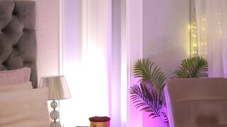 JasmineShaw - Porn Video [Myfreecams]: live recording, seductive décolletage, talented cam slut