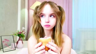 b4by_lol1 - Chat Latest Stream simple bwc blond