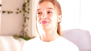 little_poetry - Chatr Online Stream bigbooty hugeass flex fingers