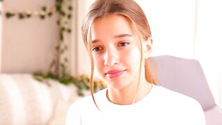 little_poetry - Chatr Online Stream bigbooty hugeass flex fingers