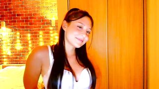 funnybunny3579 - Chatr Online Stream wheel leggings threesome darkskin